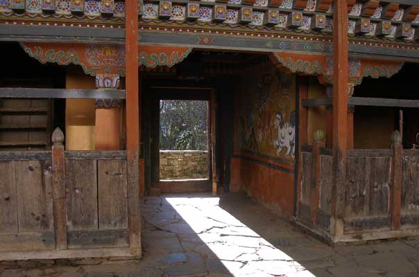 Main entrance to the nagtshang